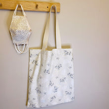 Load image into Gallery viewer, Ivory Floral Tote Bag