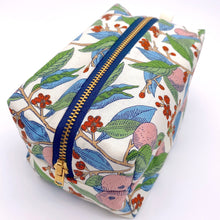 Load image into Gallery viewer, Ivory Fig Boxy Pouch
