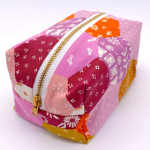 Load image into Gallery viewer, Daisy Patchwork Boxy Pouch
