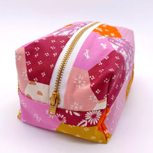 Load image into Gallery viewer, Daisy Patchwork Boxy Pouch
